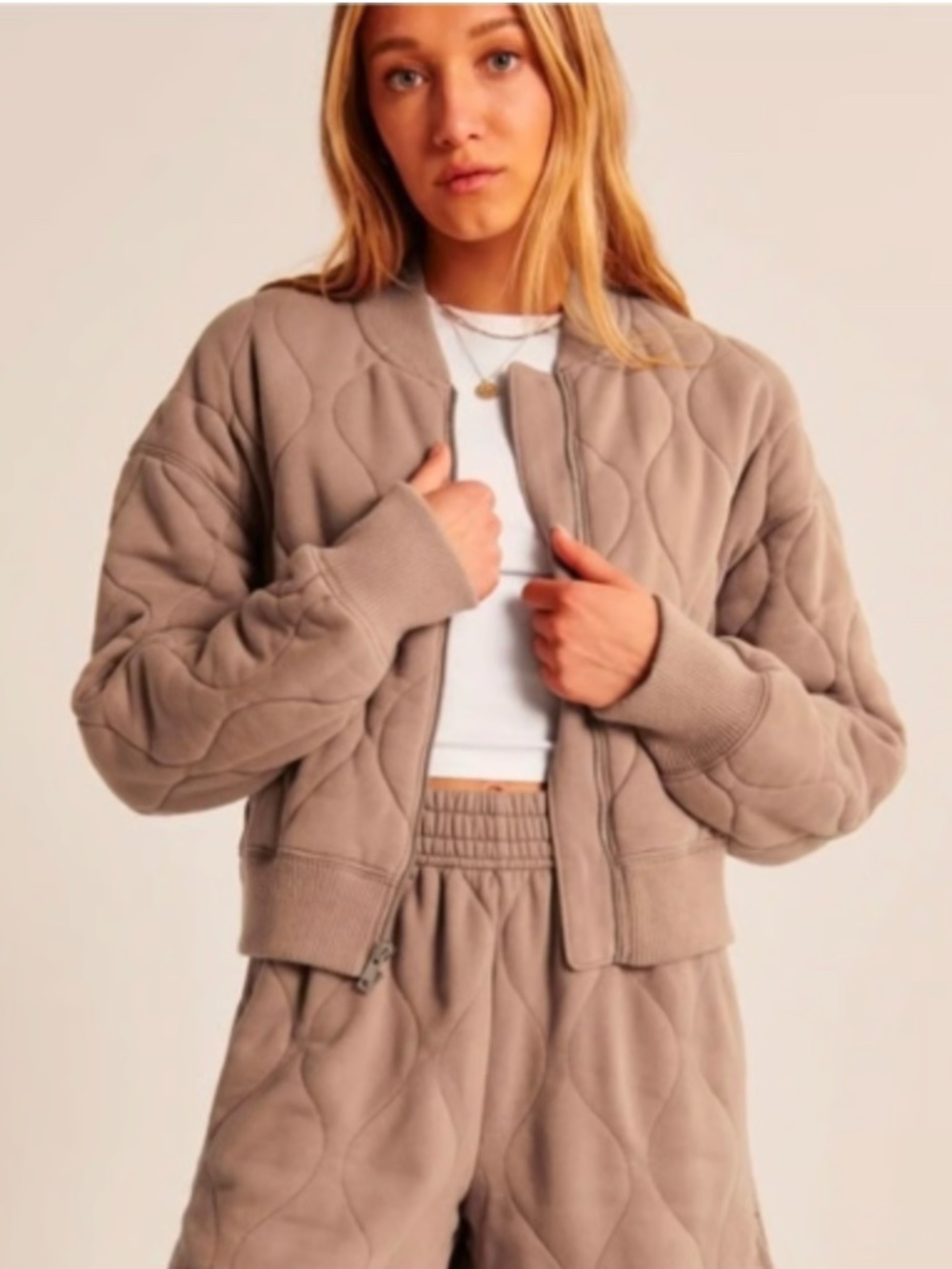 Abercrombie & Fitch quilted beige bomber jacket S